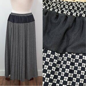 Vtg 90s handmade pleated skirt w/ sheer panel